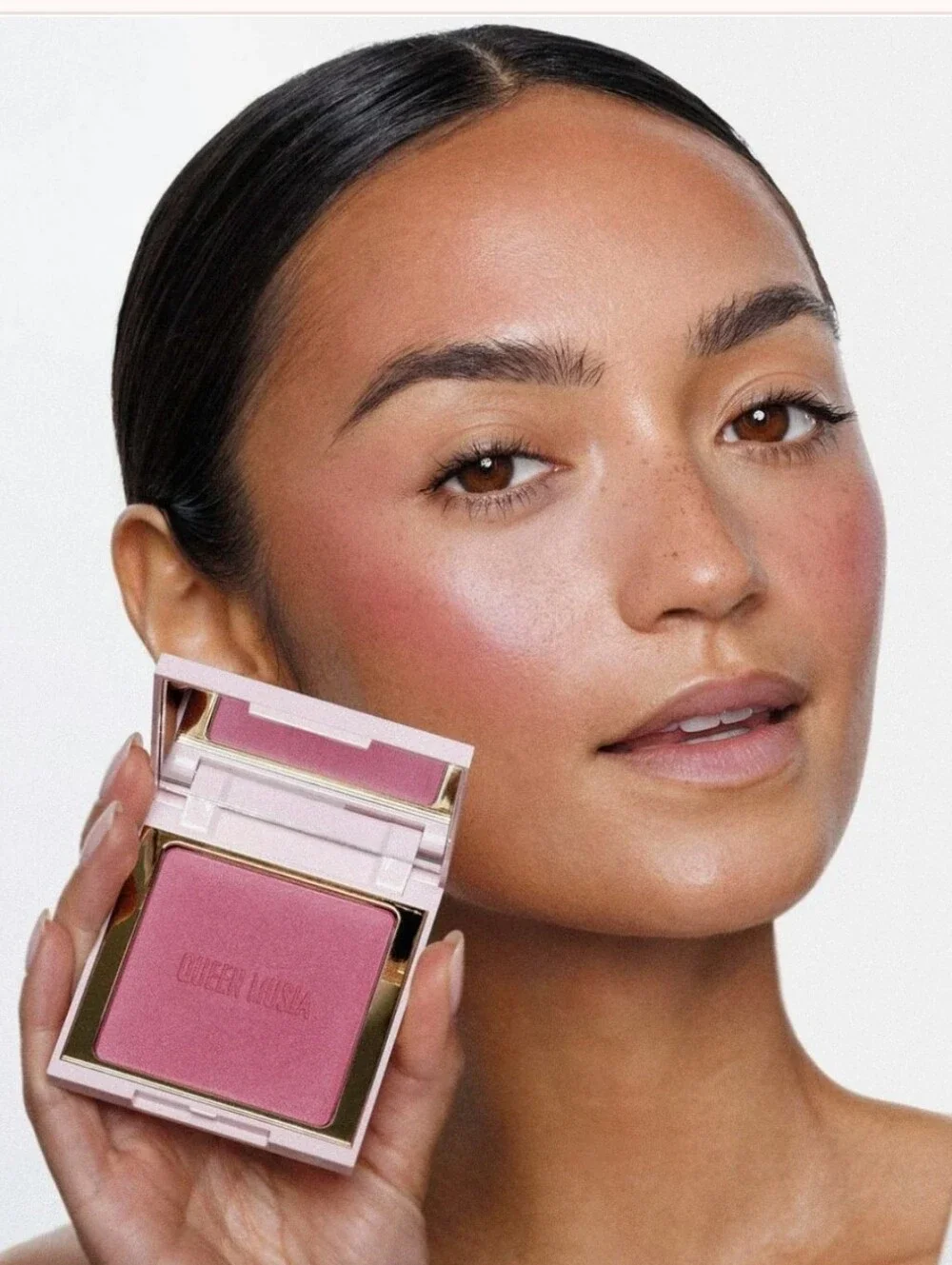 Queen Musia Plaisir Nostalgique Hybrid Blush in Trousdale Sunset